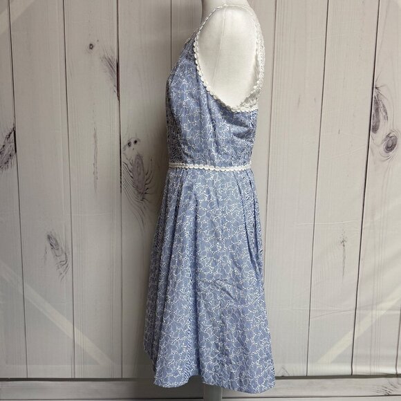 Lilly Pulitzer Tori Dress Size 8 Crew Blue Floral Eyelet NWT - Picture 7 of 15